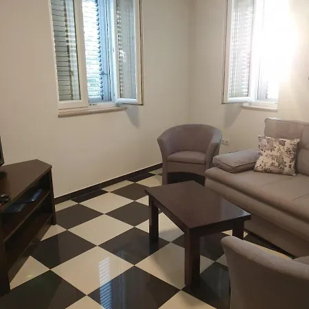 Apartment Summertime
